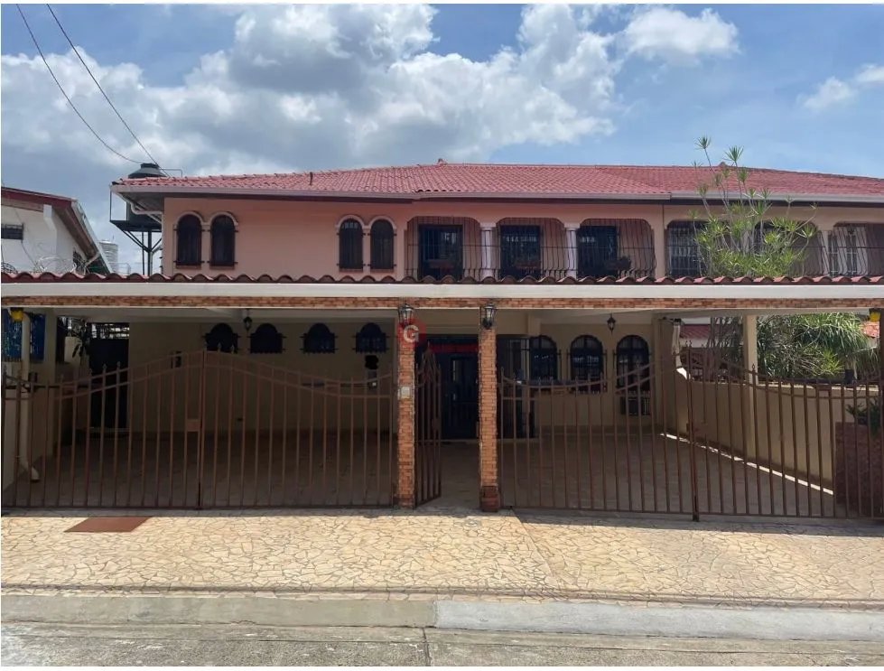 Single Family House for sale in La Alameda