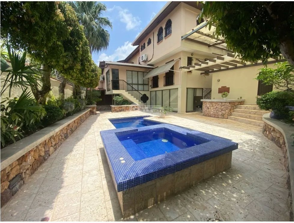 Single Family House for sale in La Alameda