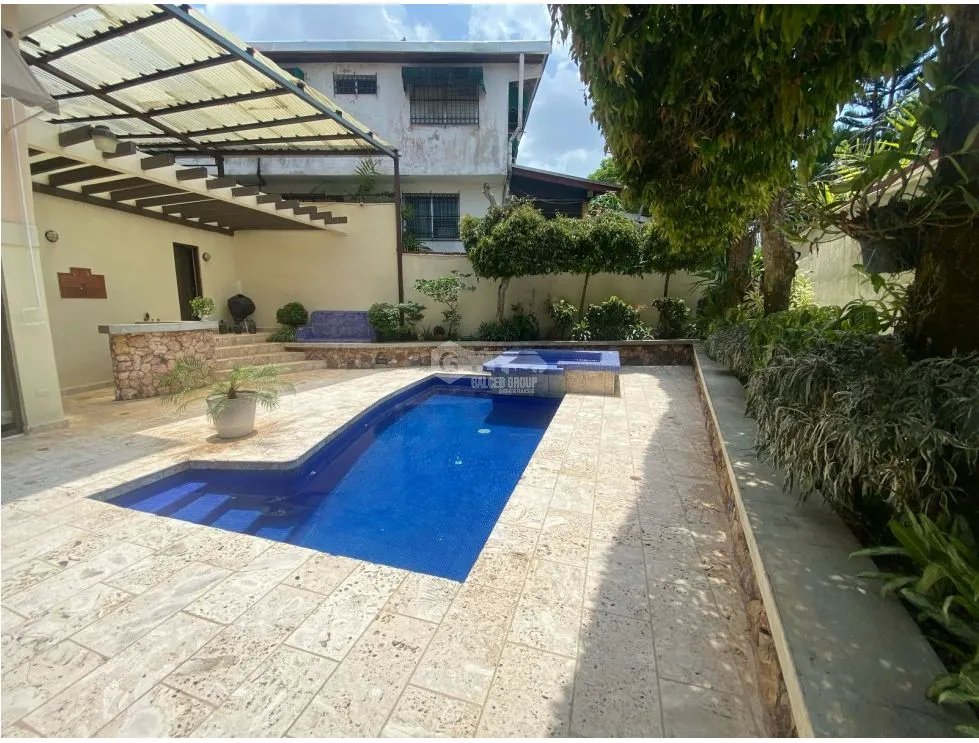 Single Family House for sale in La Alameda