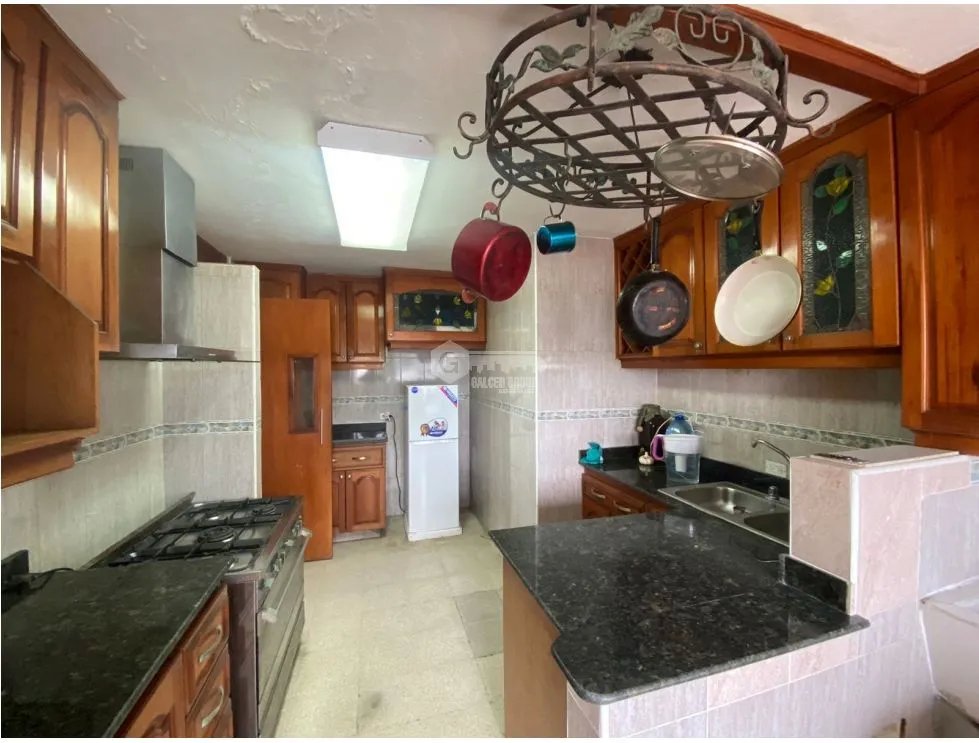 EL CANGREJO / PH SETTON PLACE 32 / 120 M2 / 2 HABITACIONES / AMOBLADO
