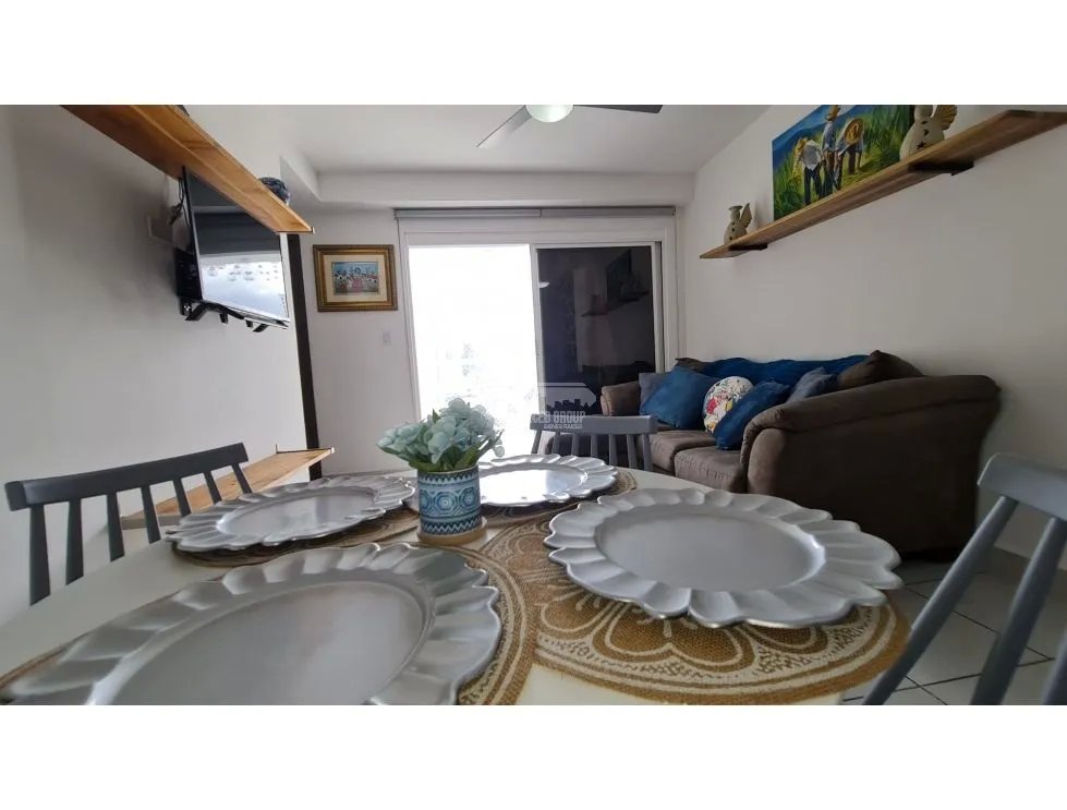 SE ALQUILA APARTAMENTO EN METROPOLITAN PARK DE 2 HABITACIONES AMOBLADO