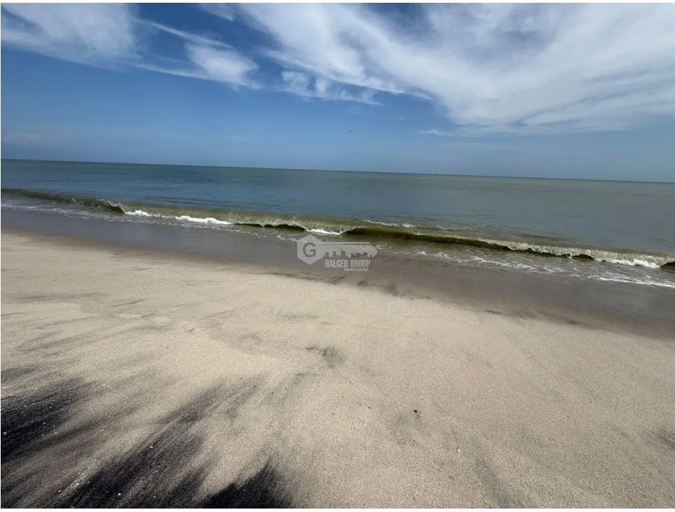 SE VENDE TERRENO SEGUNDA LINEA DEL MAR  EN PLAYA MALIBU 2000M