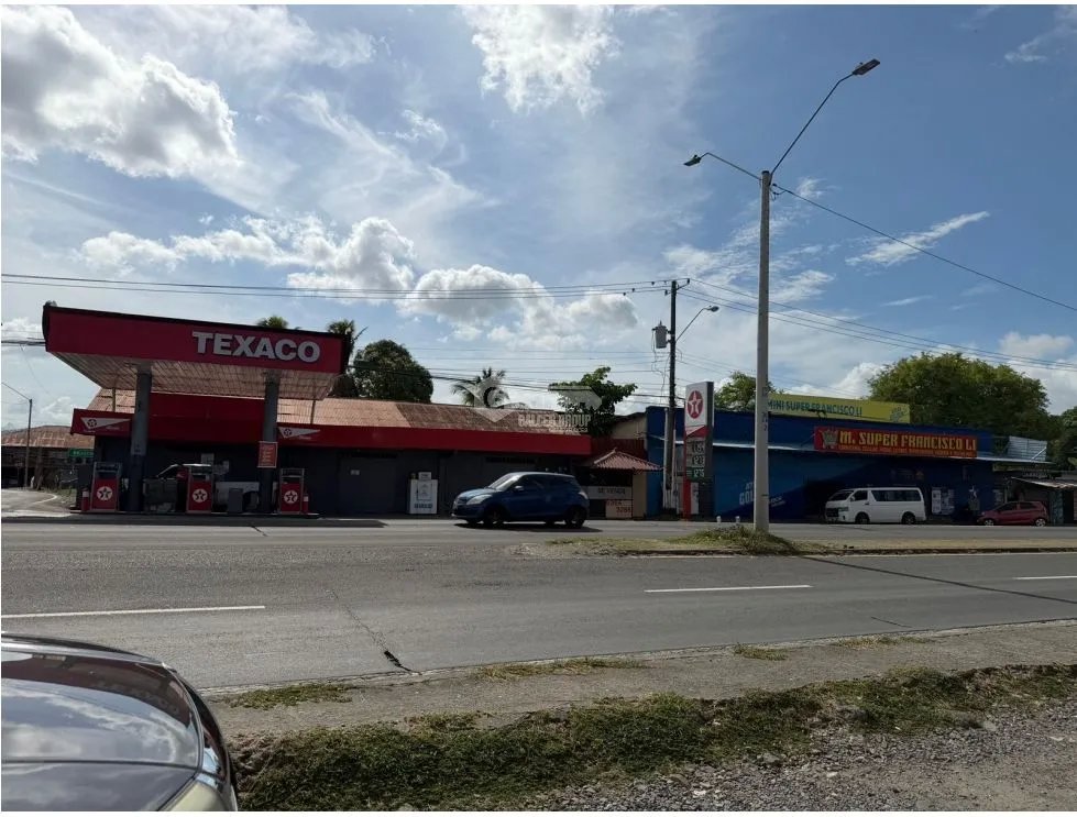 SE VENDE LOCAL COMENCIAL CHAME VIA INTERAMERICANA DE 242M