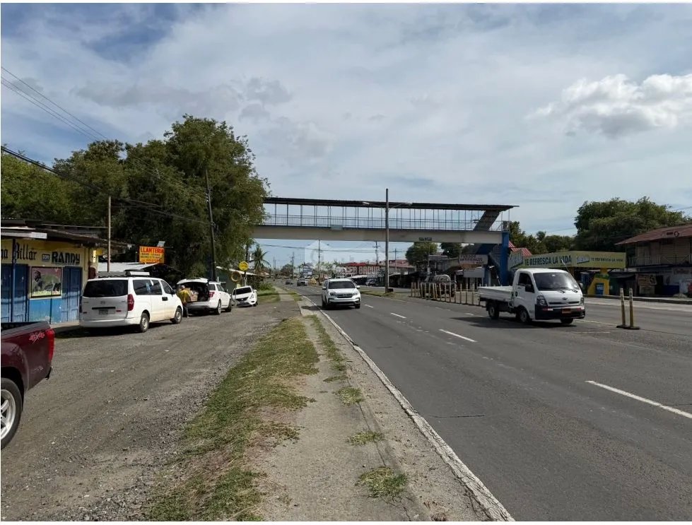 CHAME / 242M  / LOCAL COMENCIAL /  VIA INTERAMERICANA / ALTO TRAFICO