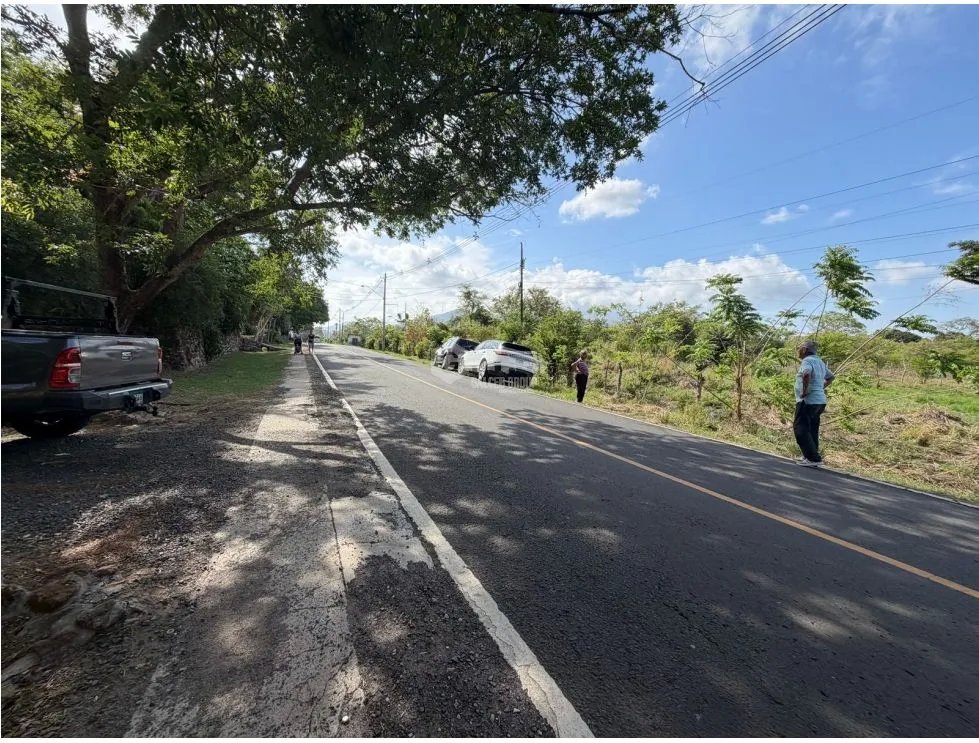 SE VENDE FINCA VIA ALTOS DEL MARIA DE 30 HECTAREAS  FRENTE A CALLE