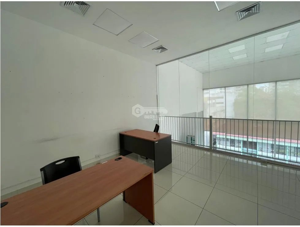 OFICINA / EL CANGREJO / NEO PLAZA / 150M / 2 NIVELES / DIVISIONES