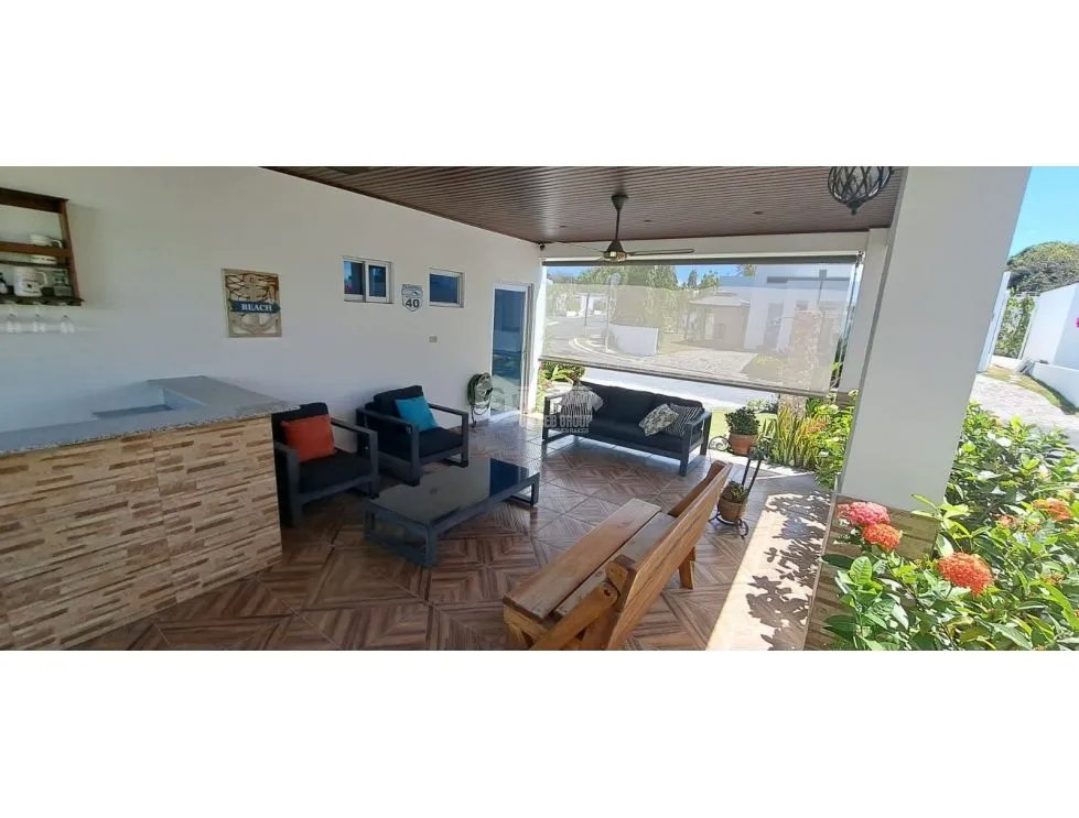 SE VENDE CASA EN IBIZA BEACH RESIDENCES REMODELADA 3 HABITACION