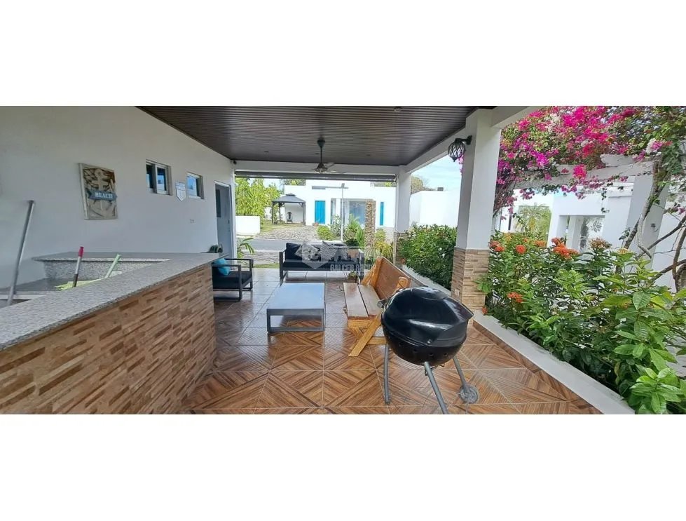 SE VENDE CASA EN IBIZA BEACH RESIDENCES REMODELADA 3 HABITACION