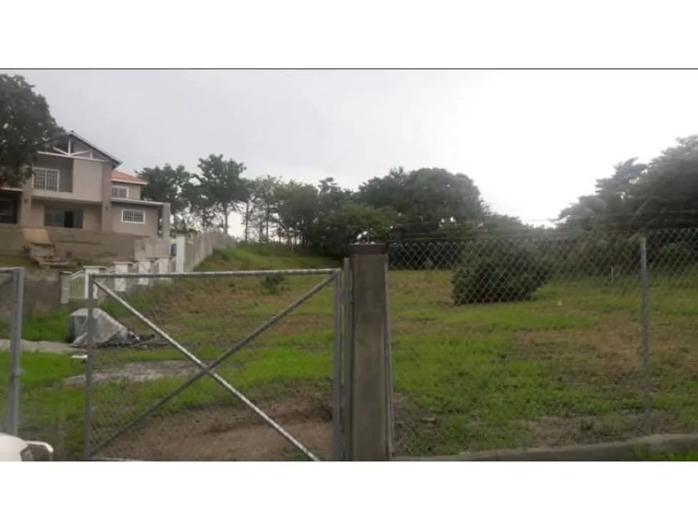 SAN CARLOS / LAS LAJAS / 2406M / SOBRE CARRETERA / TERRENO PLANO