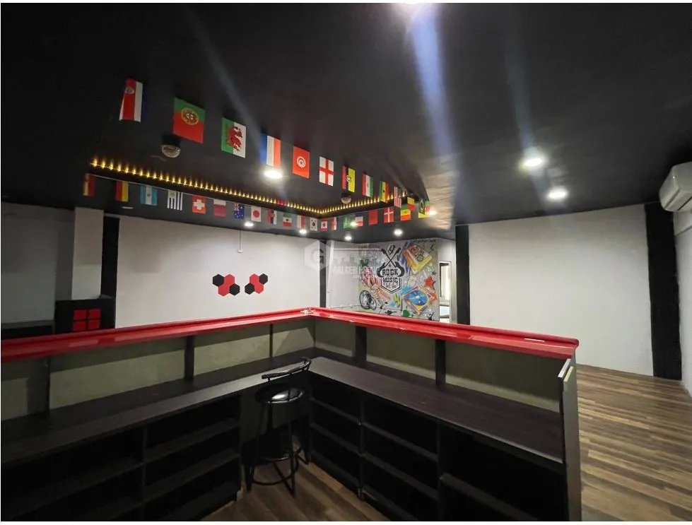 LOCAL COMERCIAL / CONDADO DEL REY /  170M / ESPACIO AMPLIO / SOBRE VIA