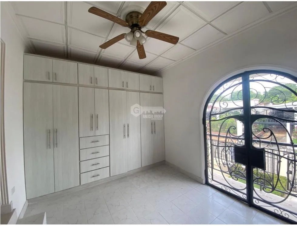 Single Family House for sale in Altos del Golf
