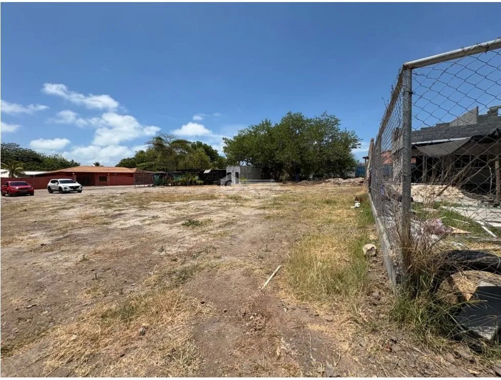 SE VENDE TERRENO PLANO EN PLAYA MALIBU IDEAL PARA DESARROLLO RR