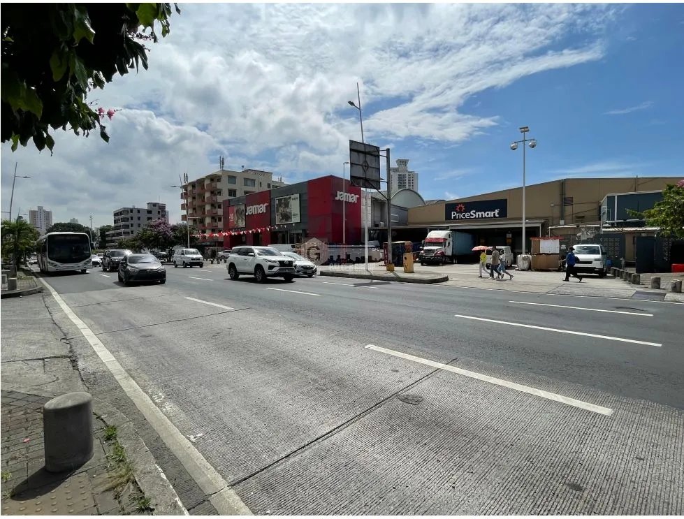 SE VENDE TERRENO COMERCIAL SOBRE LA VIA ESPAÑA IDEAL PARA INVERSION