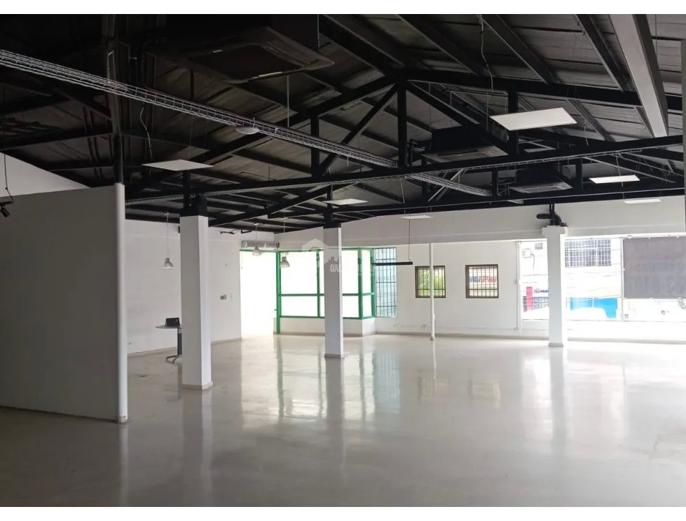SE ALQUILA LOCAL COMERCIAL EN VISTA HERMOSA CON 12 PARKING SOBRE VIA