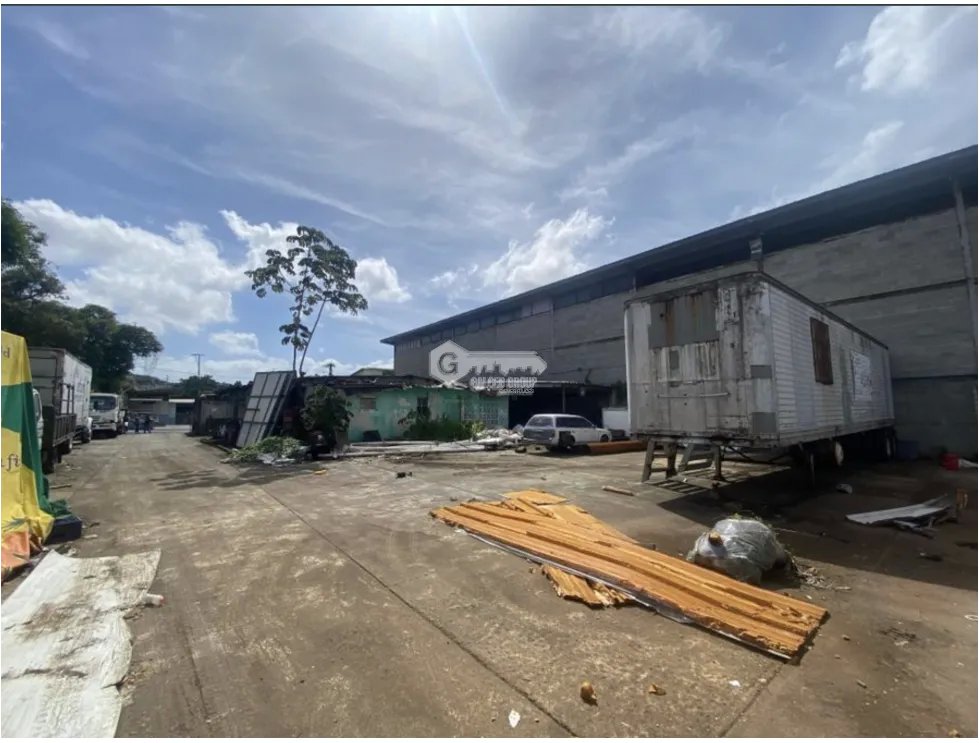 RIO ABAJO / 3230M / TERRENO CON OFICINAS Y GALERAS / CODIGO C-2 RM1