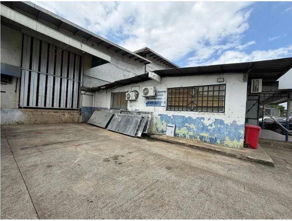 SE VENDE TERRENO CON OFICINAS Y GALERAS EN RIO ABAJO CODIGO C-2 RM1