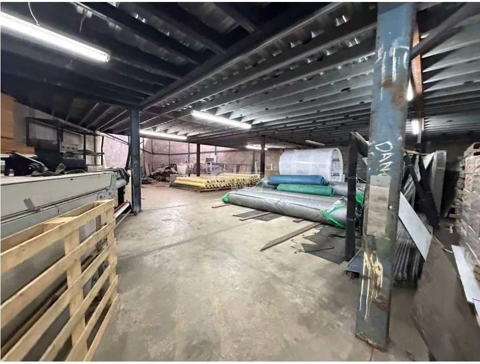 SE VENDE TERRENO CON OFICINAS Y GALERAS EN RIO ABAJO CODIGO C-2 RM1