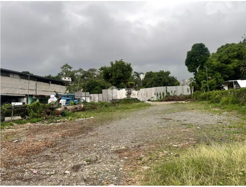 SE VENDE TERRENO CON OFICINAS Y GALERAS EN RIO ABAJO CODIGO C-2 RM1
