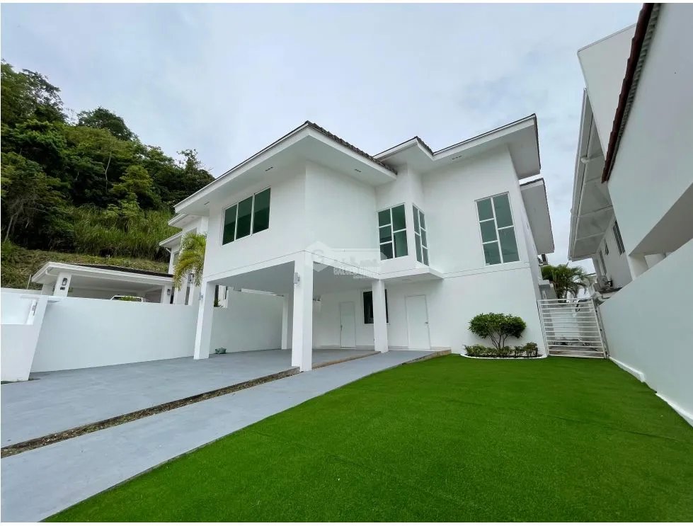SE VENDE CASA EN ALTOS DE PANAMÁ PH HORIZONTES CON TERRAZA Y PATIO
