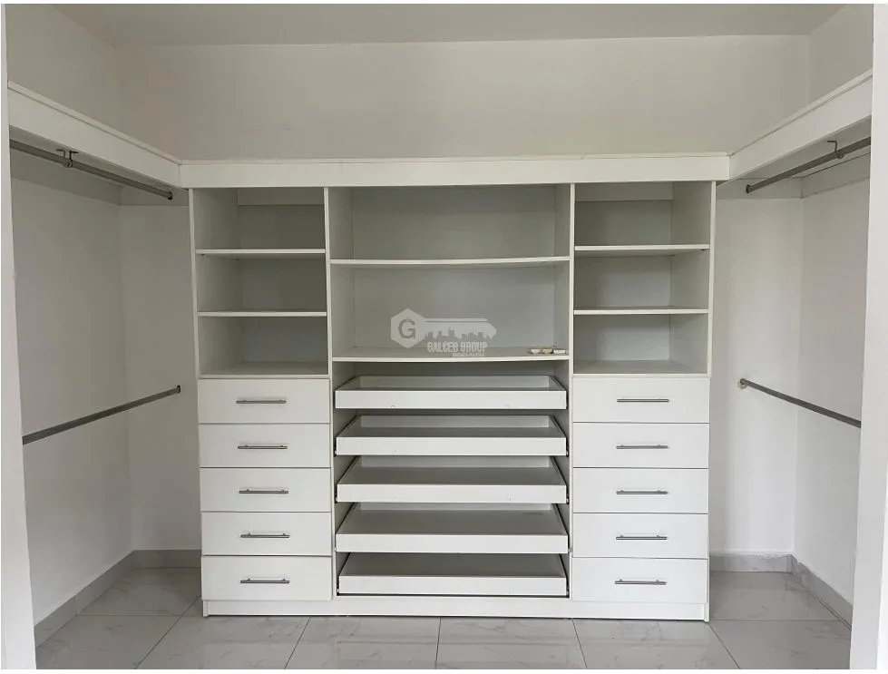 SE VENDE CASA EN ALTOS DE PANAMÁ PH HORIZONTES CON TERRAZA Y PATIO