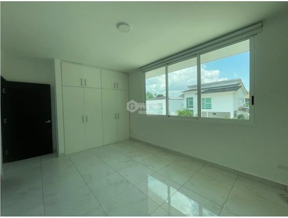 ALTOS DE PANAMÁ / HORIZONTES / 4 HABITACION / 420M / TERRAZA / PATIO