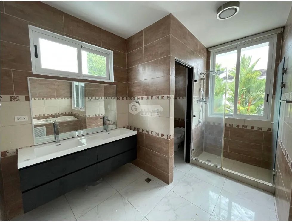 Single Family House for rent in Altos de Panama