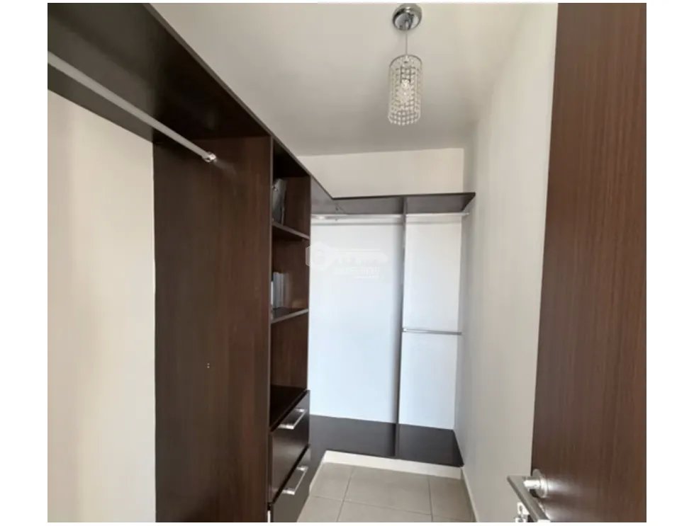 CONDADO DEL REY / KINGS PARK / 97M / 2 HABITACION / BALCON