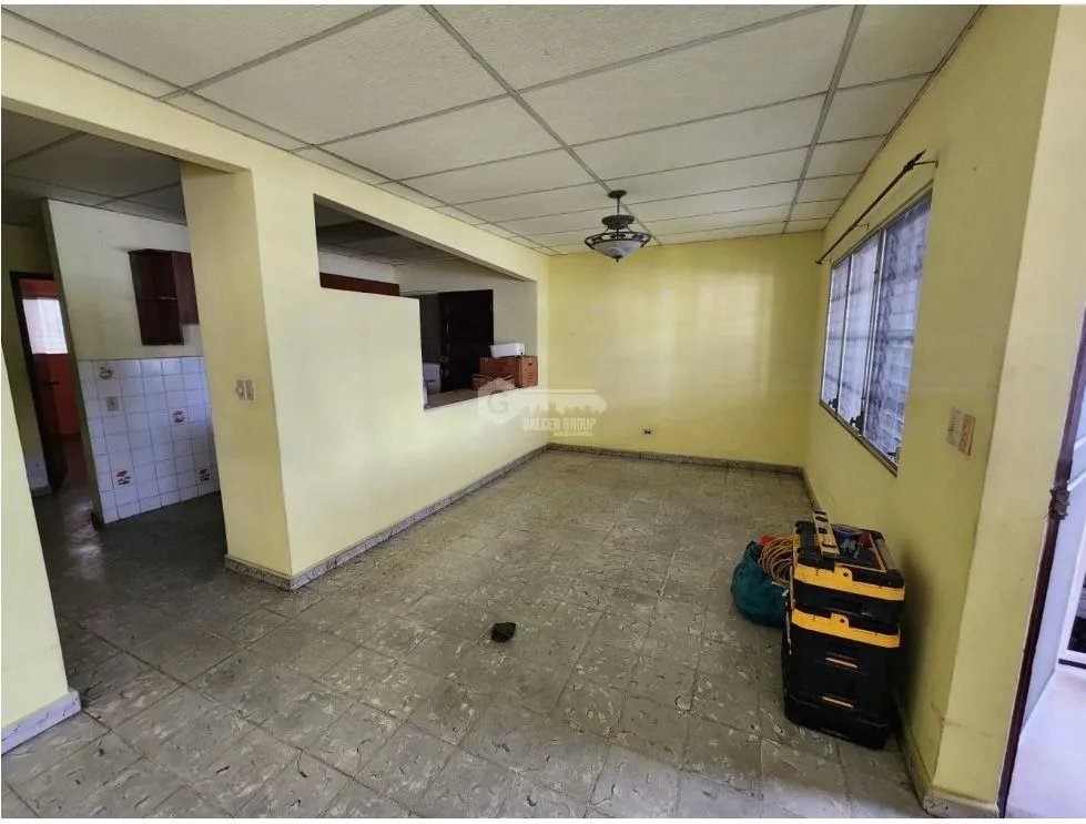 SE VENDE CASA EN ALTOS DE BETANIA CON 3 HABITACIONES TERRAZA Y PATIO