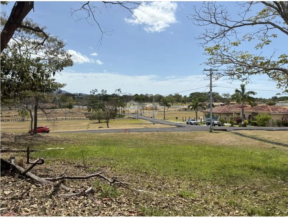 SE VENDE TERRENO EN CHAME PH COLONIA BRISAS DEL CELAJE CON AREA SOCIAL