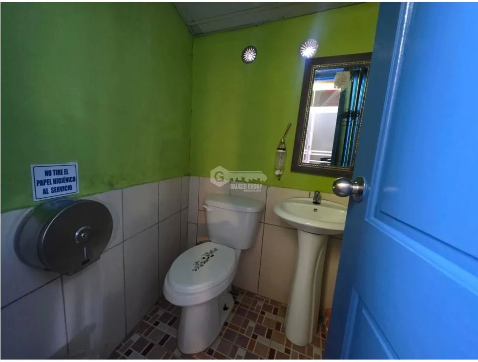 SE VENDE FINCA CON 2 CABAÑAS Y 1 CASA EN ALTOS DE CERRO AZUL DE 1998M