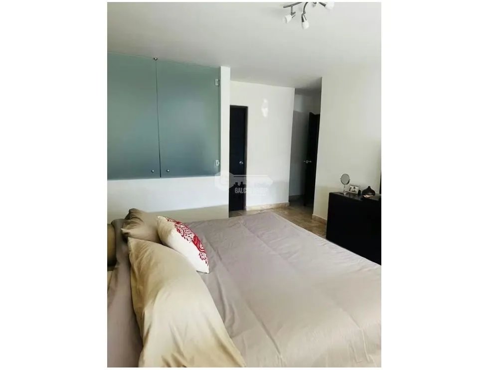 OBARRIO / PH BRISAS DE OBARRIO / 160M / 3 HABITACIONES / BALCON