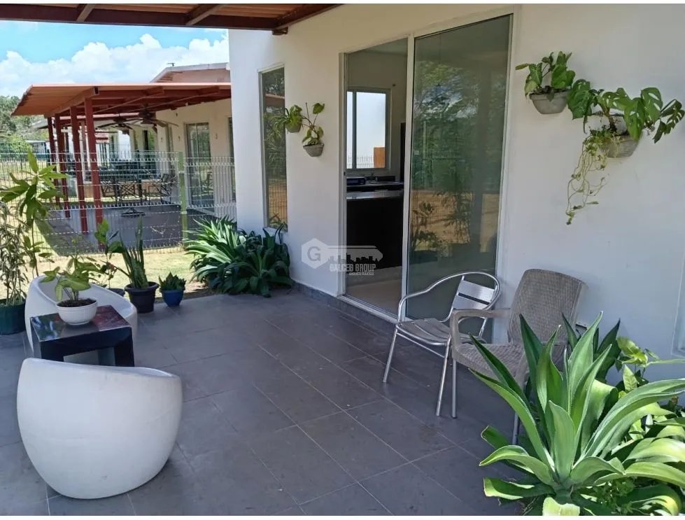 SE VENDE CASA EN SAN CARLOS THE VILLAGE BEACH RESIDENCES CON PATIO