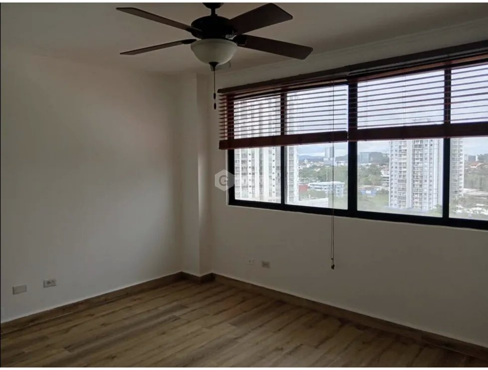 SE VENDE APARTAMENTO EN HATO PINTADO PH PARADISE TOWERS CON BALCON