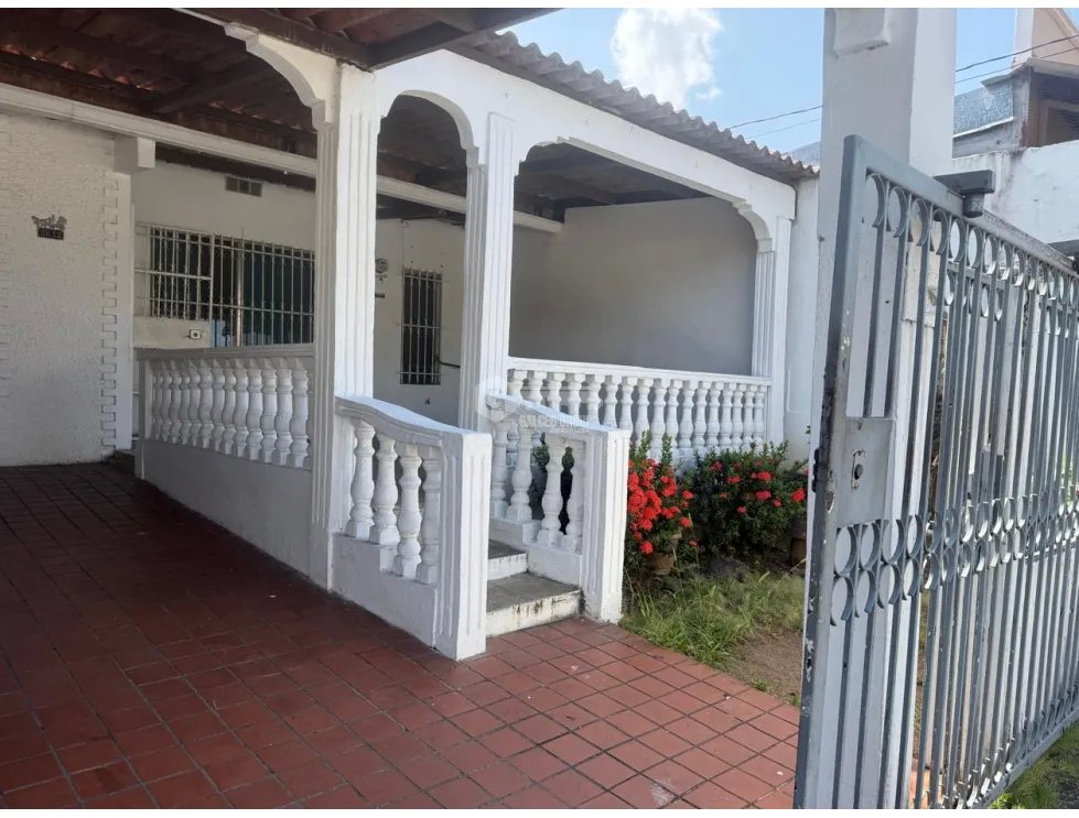 ALTOS DE CERRO VIENTO / 200M / 3 HABITACIONES / 2 TERRAZAS TECHADAS