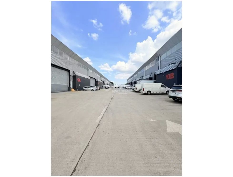 ALQUILER DE GALERA EN TOCUMEN WAREHOUSE PARK INCLUYE MOBILIARIO