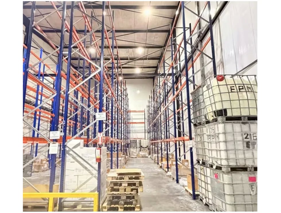 ALQUILER DE GALERA EN TOCUMEN WAREHOUSE PARK INCLUYE MOBILIARIO
