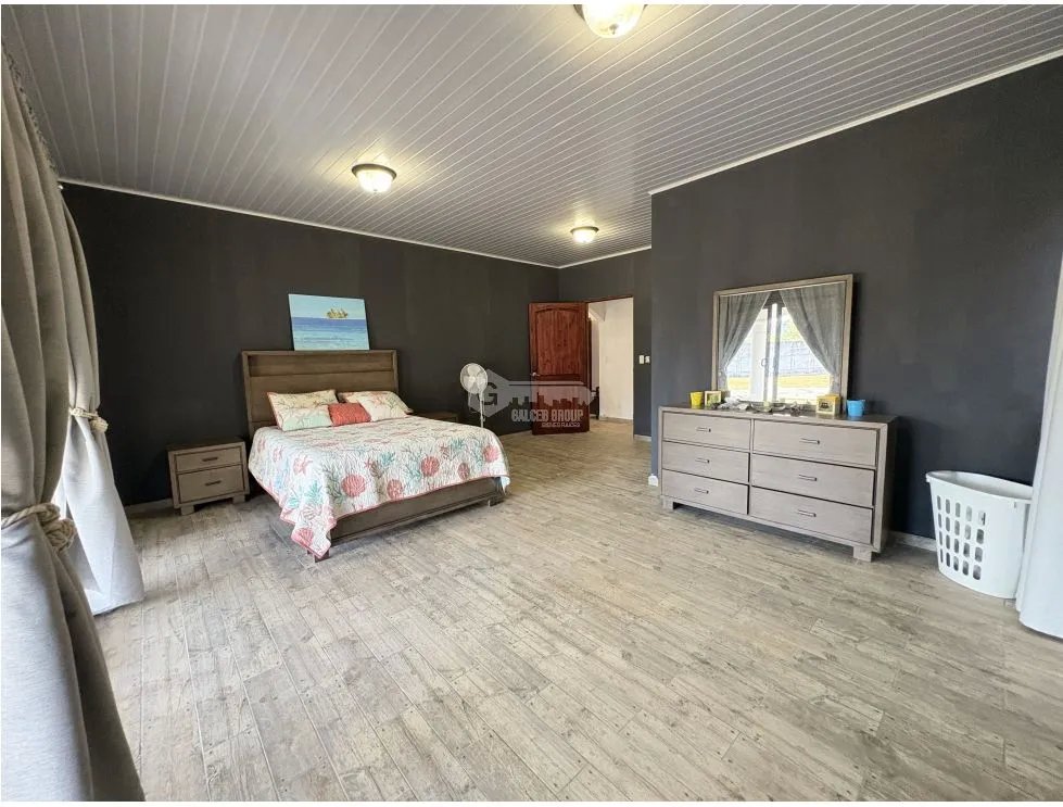SE VENDE CASA EN SAJALICES EL ESPAVE DE 1001M CON PATIO Y TERRAZA