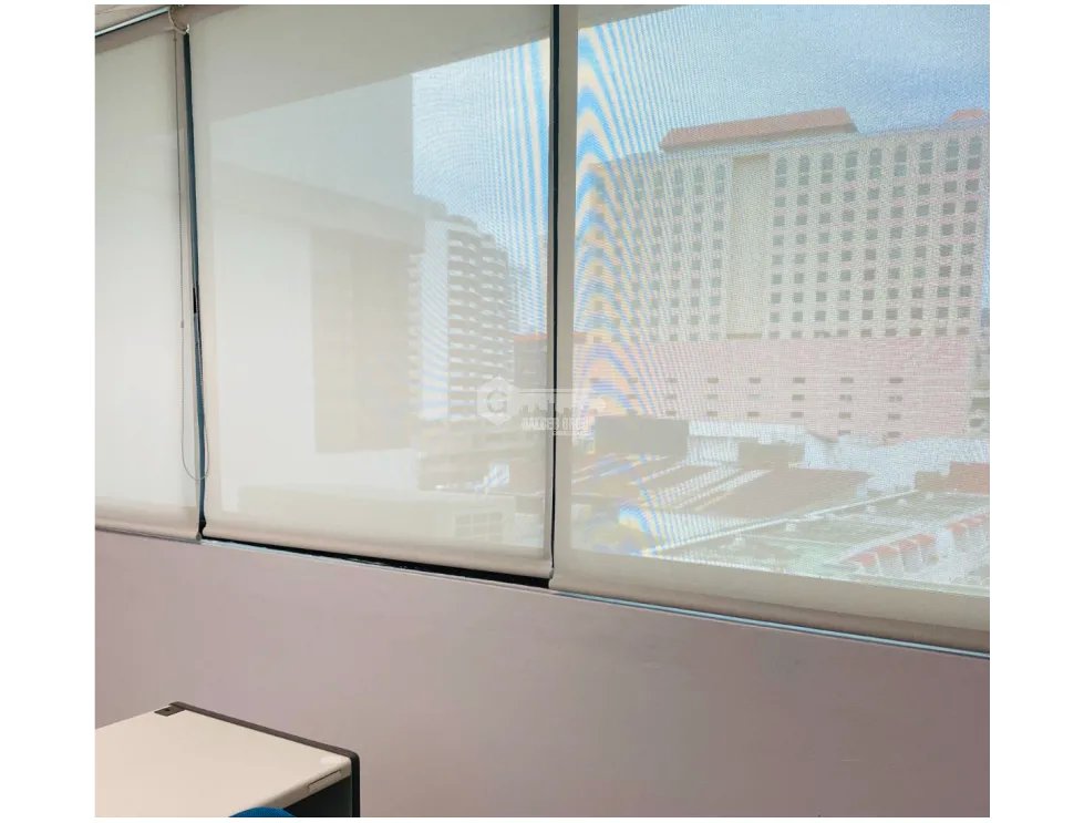 SE ALQUILA OFICINA EN EL CANGREJO TORRE IBC CON DIVISIONES VACIA