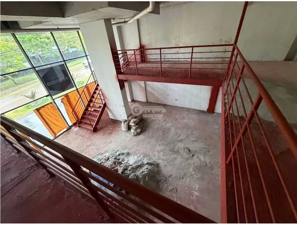 SE ALQUILA LOCAL COMERCIAL EN CONDADO PLAZA DE 230M CON MEZZANINE