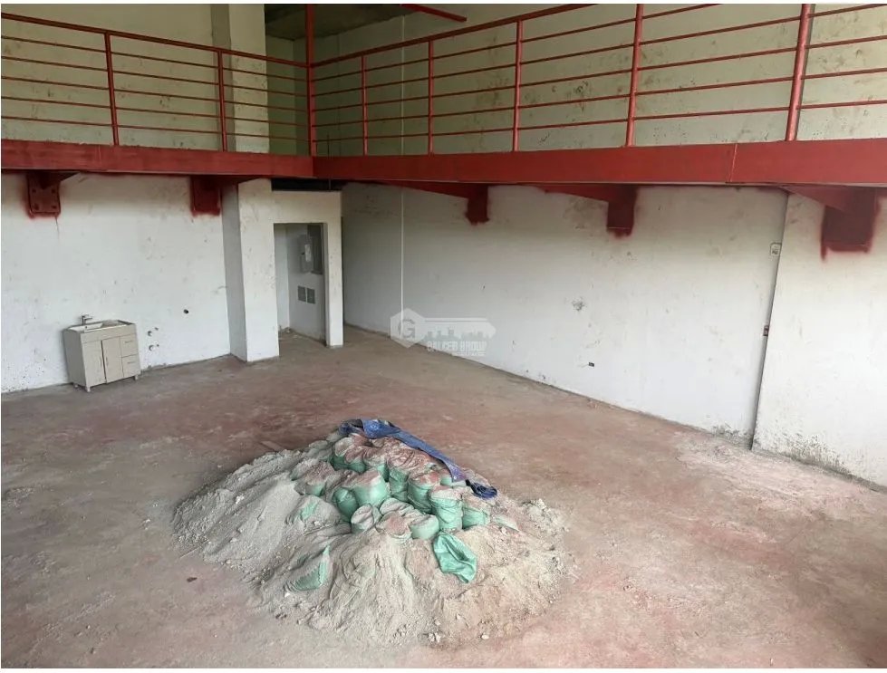 SE ALQUILA LOCAL COMERCIAL EN CONDADO PLAZA DE 230M CON MEZZANINE