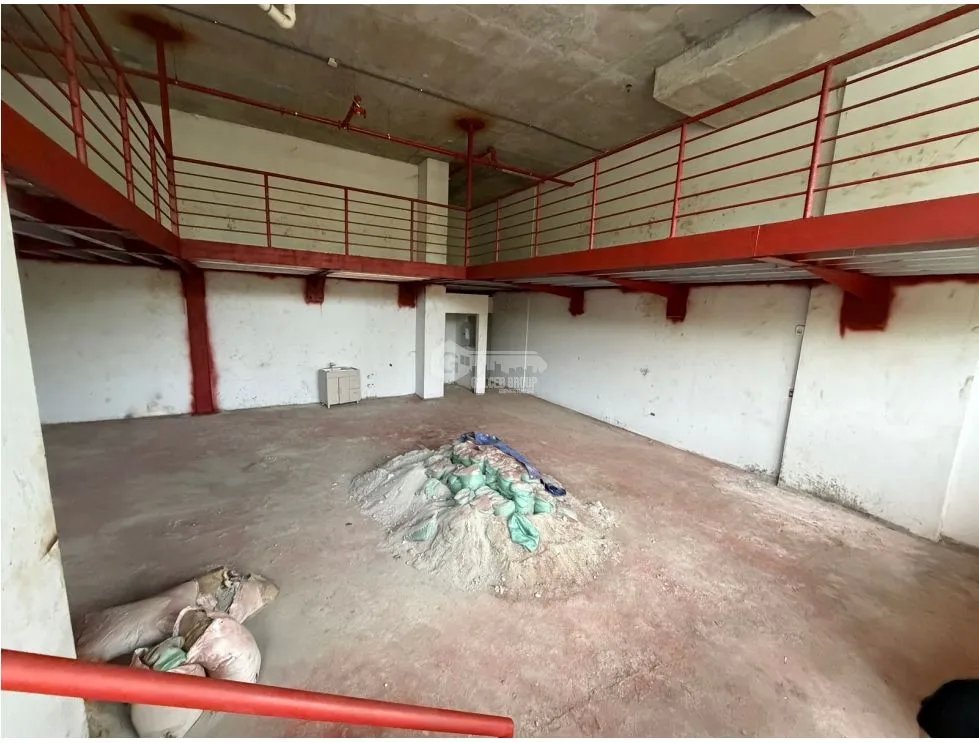SE ALQUILA LOCAL COMERCIAL EN CONDADO PLAZA DE 230M CON MEZZANINE