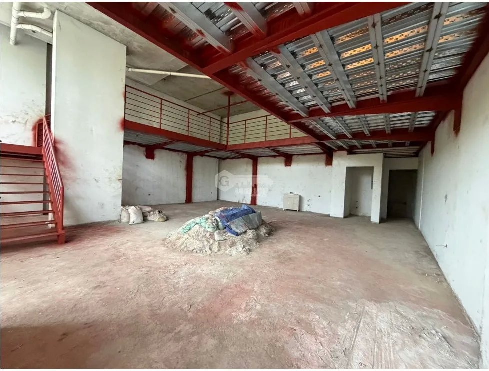 CONDADO DEL REY / LOCAL COMERCIAL / CONDADO PLAZA  / 230M / 2 NIVELES