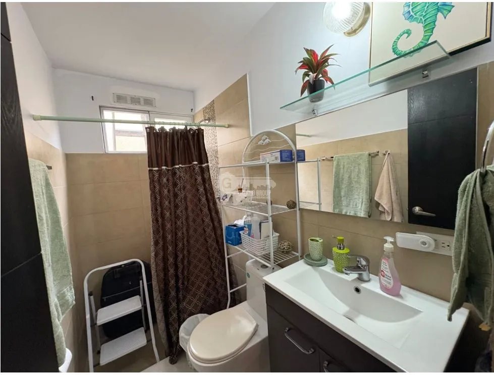 SE VENDE HERMOSA CASA DE 3 HABITACION EN PARAISO VILLAGE CORONADO / AG