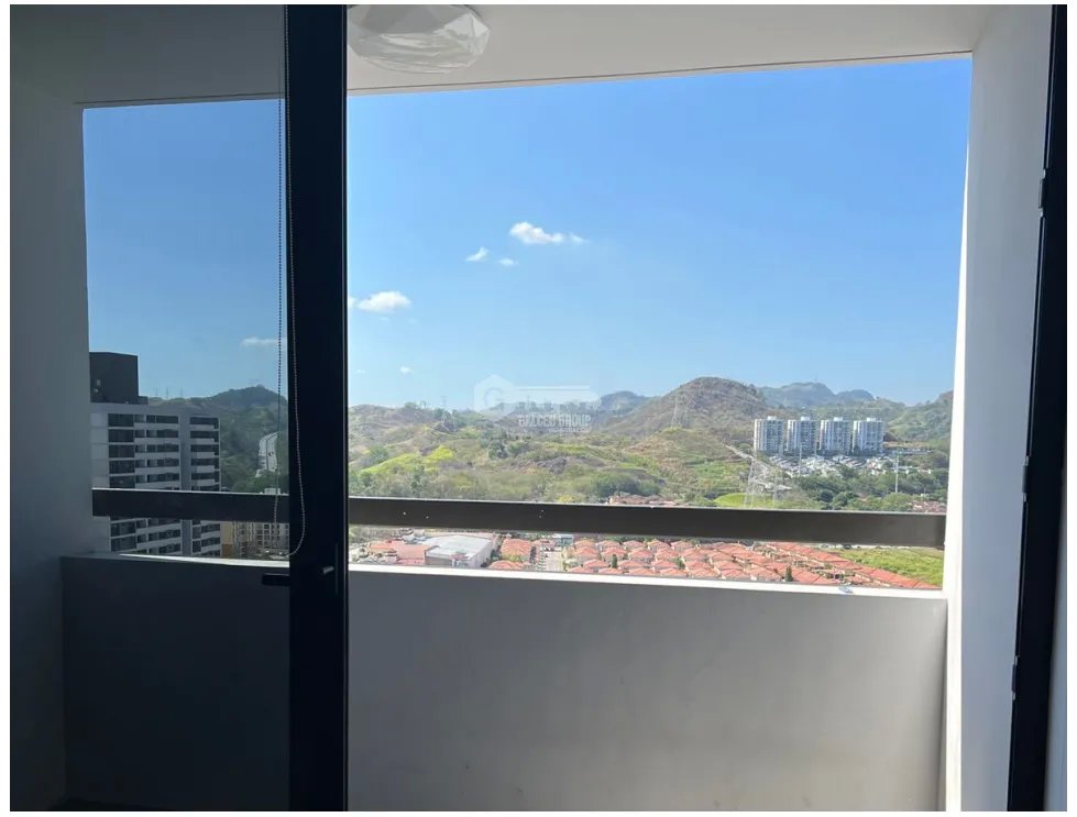 SE VENDE APARTAMENTO EN PH CONDADO COUNTRY CLUB CON 2 BALCONES