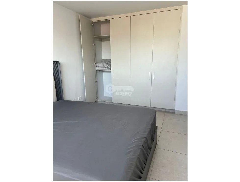 SE VENDE APARTAMENTO EN PH CONDADO COUNTRY CLUB CON 2 BALCONES