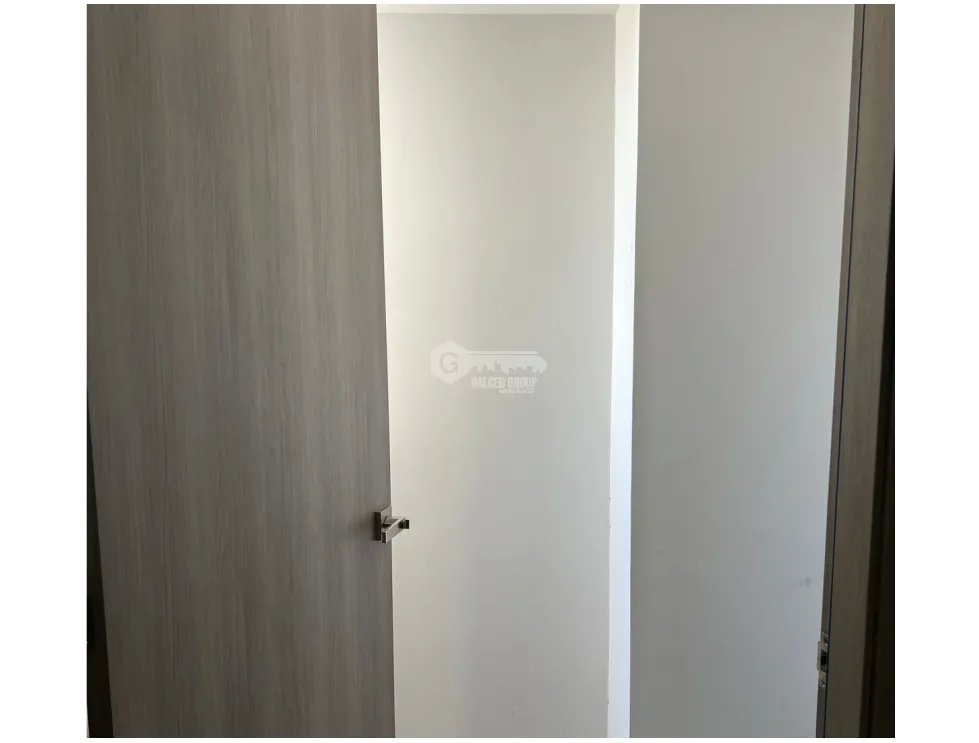 SE VENDE APARTAMENTO EN PH CONDADO COUNTRY CLUB CON 2 BALCONES
