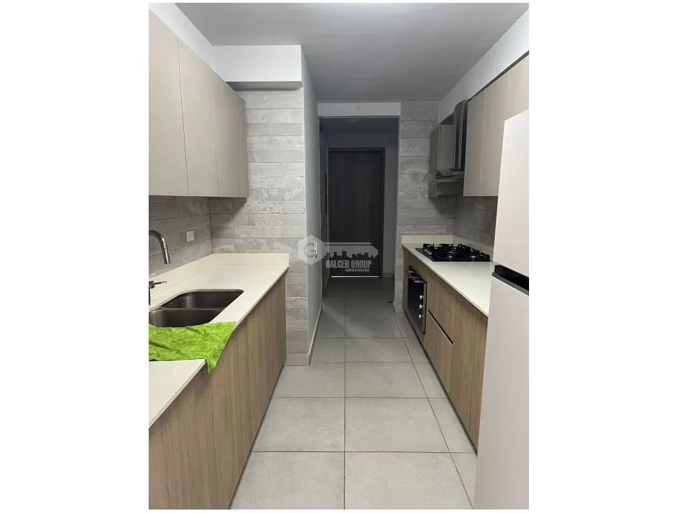 SE VENDE APARTAMENTO EN PH CONDADO COUNTRY CLUB CON 2 BALCONES