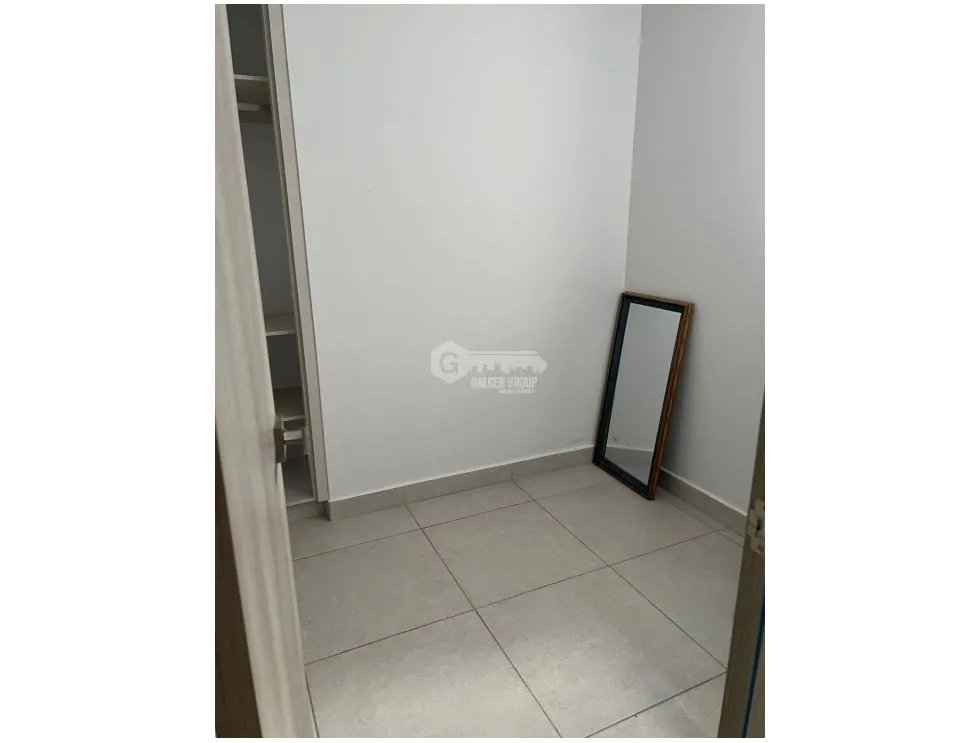 SE VENDE APARTAMENTO EN PH CONDADO COUNTRY CLUB CON 2 BALCONES