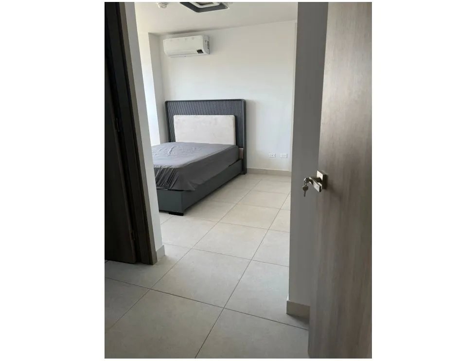 SE VENDE APARTAMENTO EN PH CONDADO COUNTRY CLUB CON 2 BALCONES