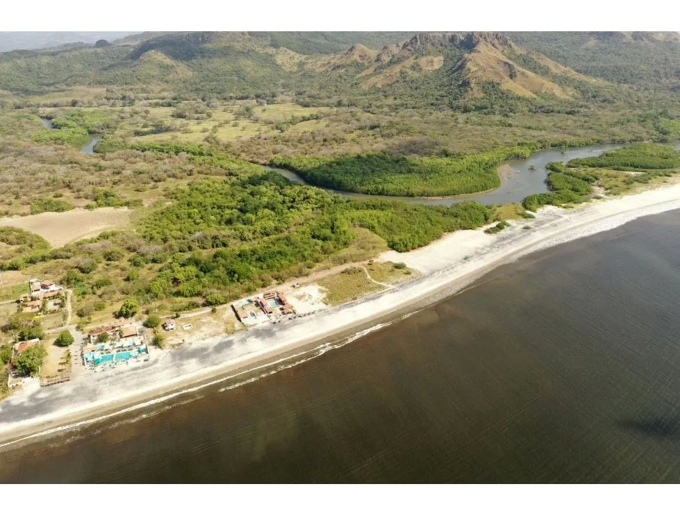 SE VENDE TERRENO FRENTE AL MAR EN GORGONA PLAYA MALIBU DE 1002M
